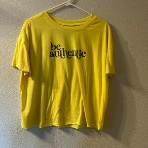 Joyspun “be authentic” yellow tee size medium